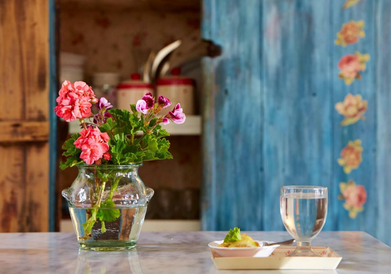 Flower And Crafts - The Eco Nature House Монолитос Экстерьер фото